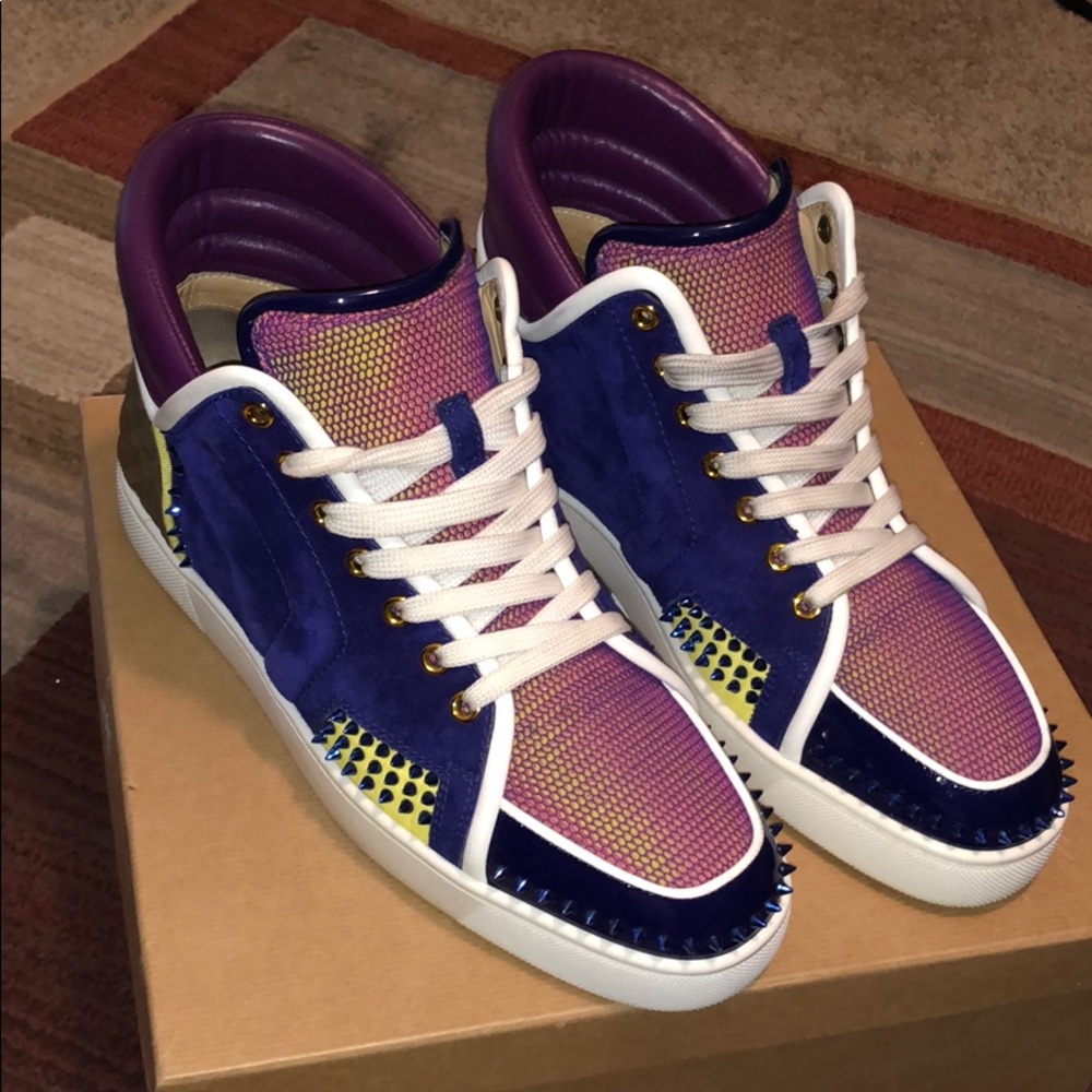 Suede Louboutins😎